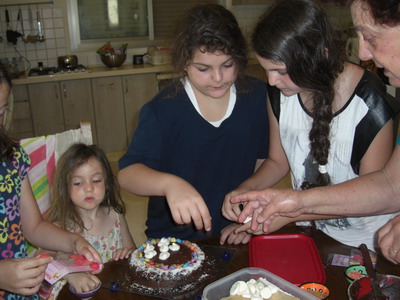 decorating birthday cakes