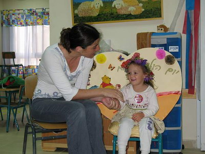 Lotem celbrating her birthday at kindergarten