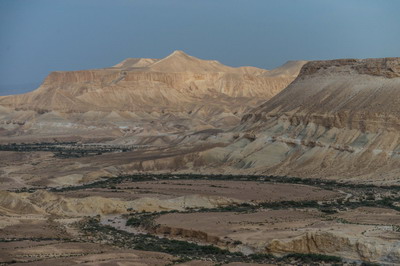 pesach hikes