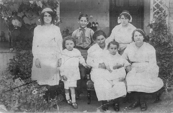 Levy family 1917