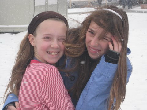 Dani and Lior in the snow in Austria