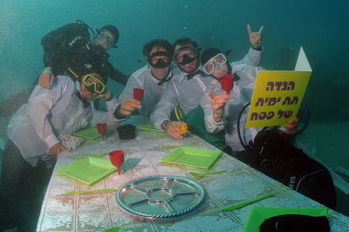 Underwater seder